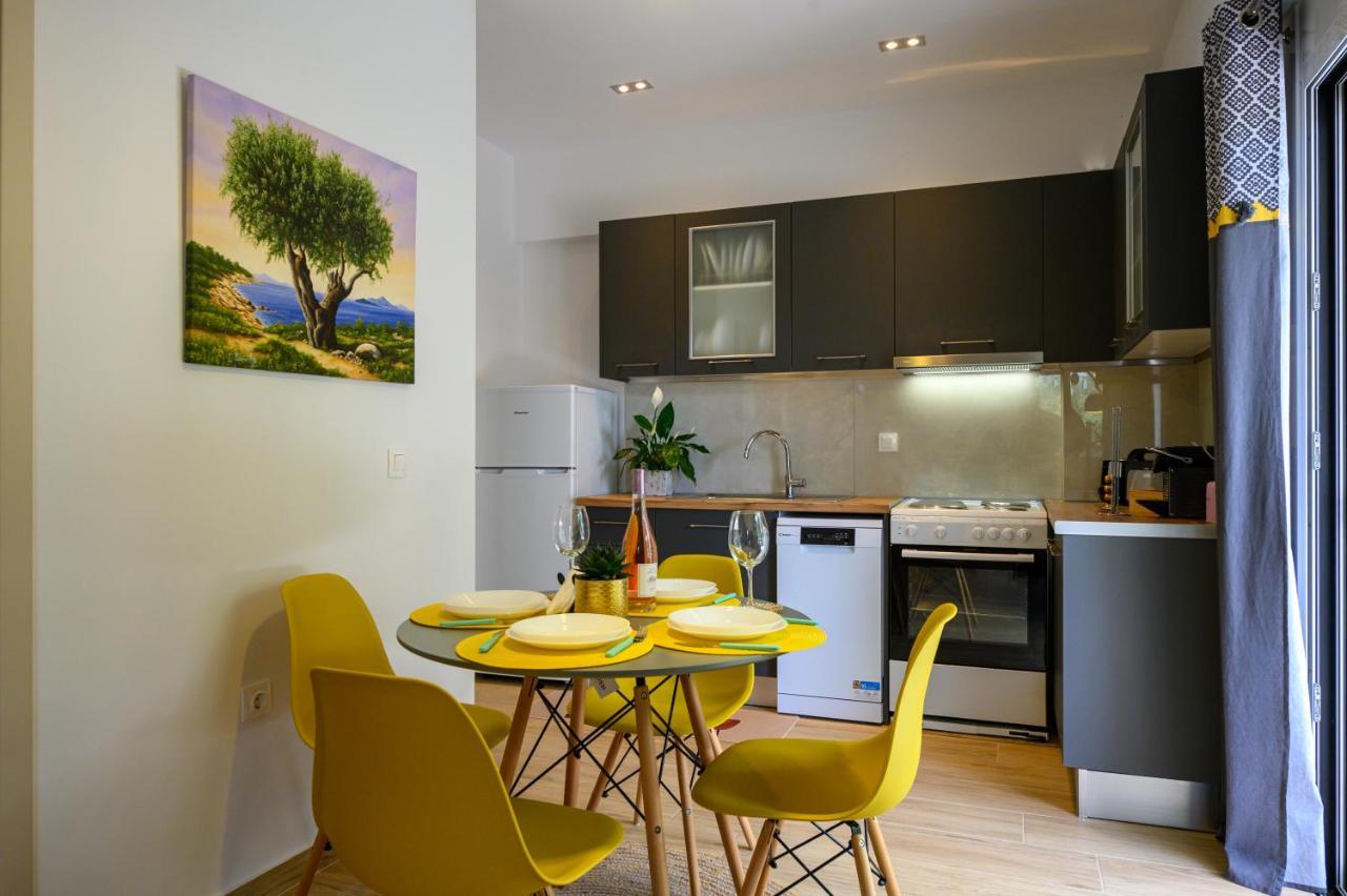 Chic Apartment In Nature, 5-Min Walk To The Beach Kalamáta Kültér fotó
