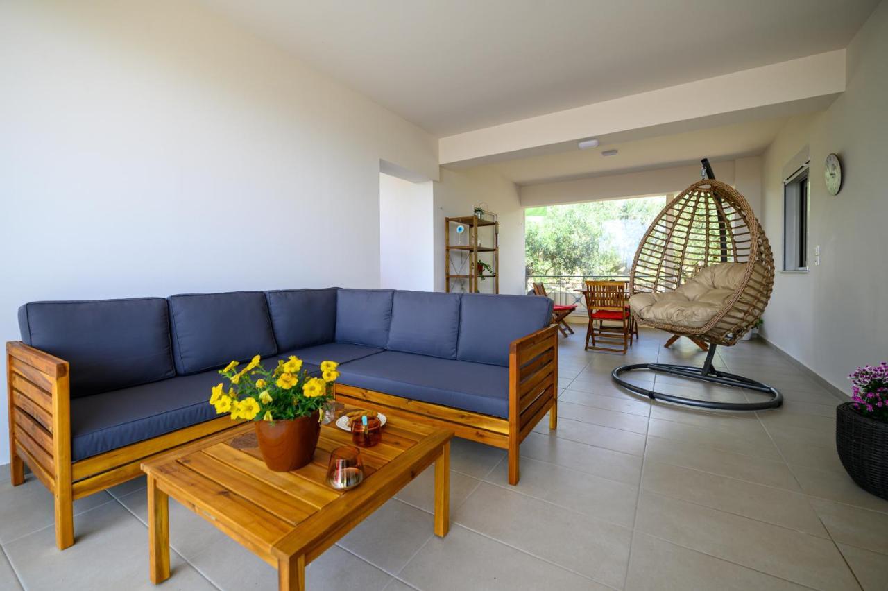 Chic Apartment In Nature, 5-Min Walk To The Beach Kalamáta Kültér fotó