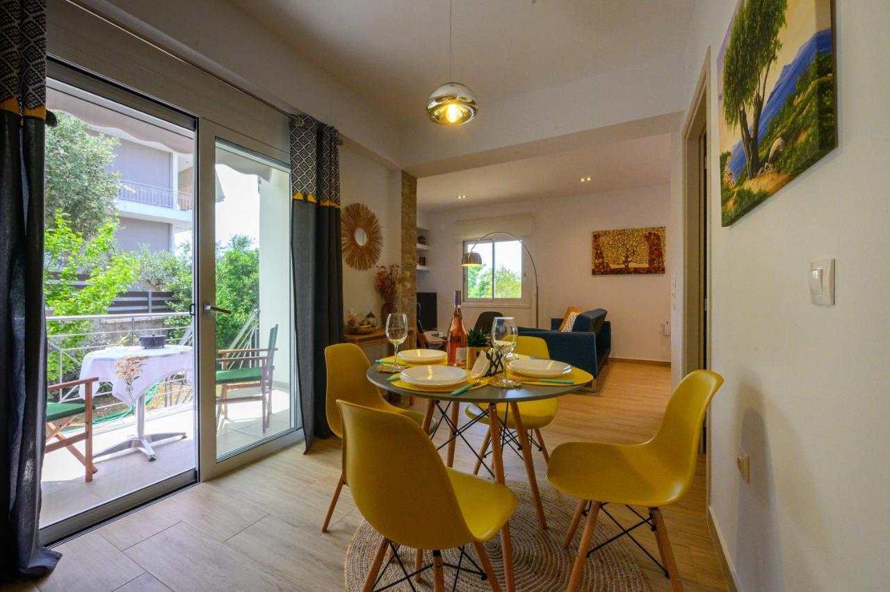 Chic Apartment In Nature, 5-Min Walk To The Beach Kalamáta Kültér fotó