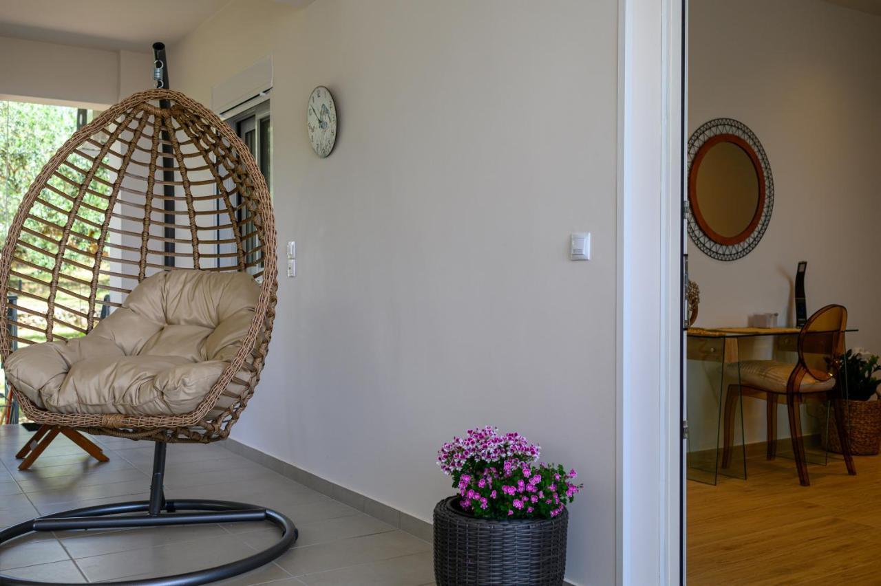 Chic Apartment In Nature, 5-Min Walk To The Beach Kalamáta Kültér fotó