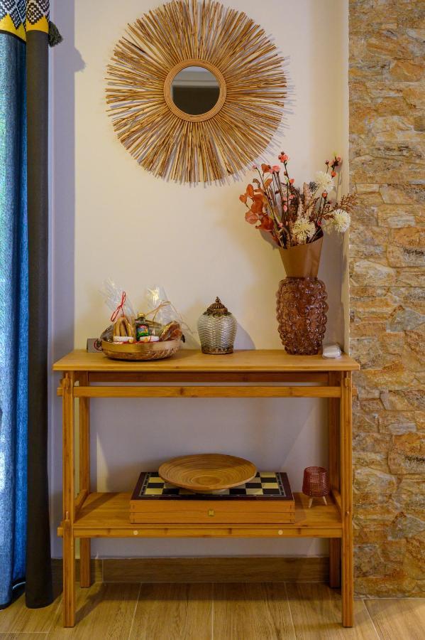 Chic Apartment In Nature, 5-Min Walk To The Beach Kalamáta Kültér fotó