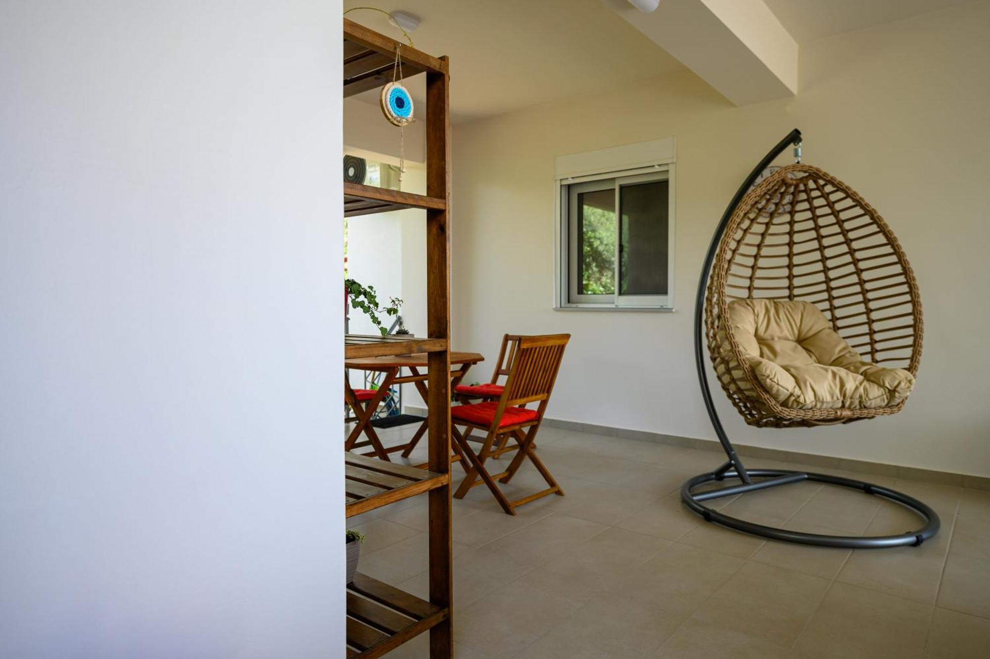 Chic Apartment In Nature, 5-Min Walk To The Beach Kalamáta Kültér fotó