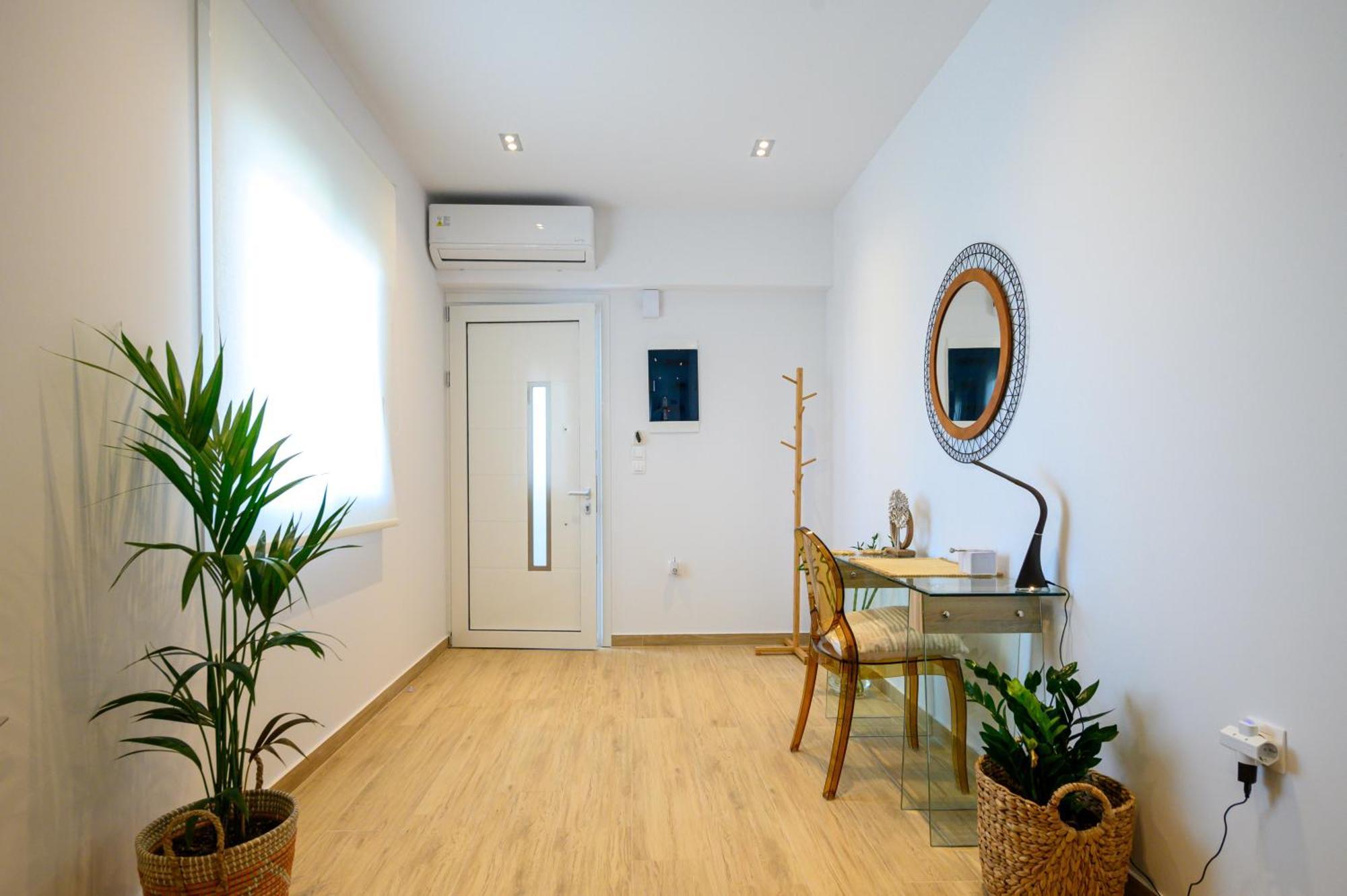Chic Apartment In Nature, 5-Min Walk To The Beach Kalamáta Kültér fotó